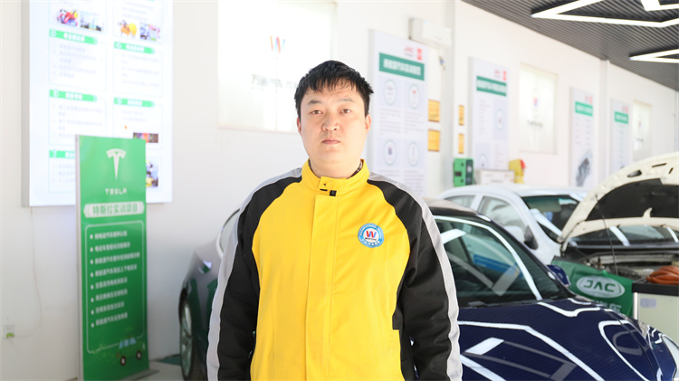 刘望：转行学习新能源汽车技术，开启创业新征程