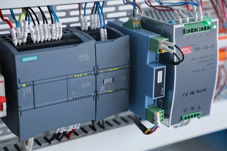 2026年PLC工程师值多少钱？西安电气自动化岗位薪资与前景盘点